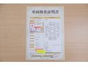 店頭にて、クルマの状態が一目で分かる検査証明書を公開中。トヨタ認定検査員が厳しく査定し、状態を点数と図解で表示しています。修復歴はもちろん、傷やヘコミの箇所や程度がご確認いただけます。