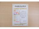 店頭にて、クルマの状態が一目で分かる検査証明書を公開中。トヨタ認定検査員が厳しく査定し、状態を点数と図解で表示しています。修復歴はもちろん、傷やヘコミの箇所や程度がご確認いただけます。