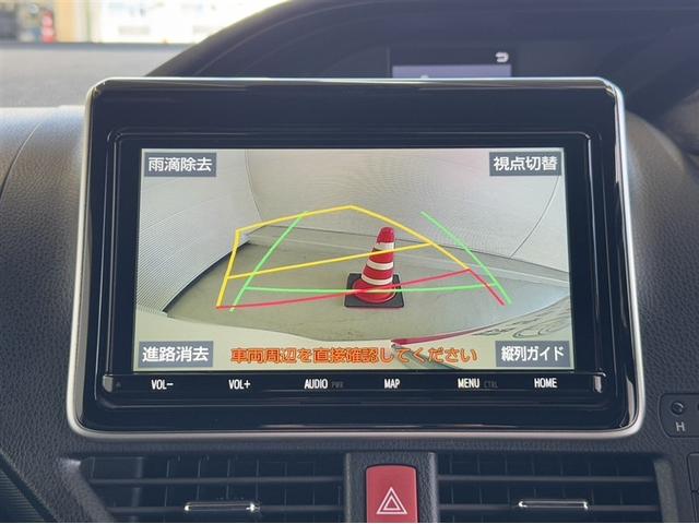 ノア Ｓｉ　ダブルバイビーＩＩＩ　衝突被害軽減ブレーキ　ペダル踏み間違い急発進抑制装置　ナビ　フルセグ　Ｂｌｕｅｔｏｏｔｈ　ＬＥＤ　バックモニター　両側電動スライドドア　３列シート　７人乗り　クルーズコントロール　ＣＤ／ＤＶＤ再生（10枚目）