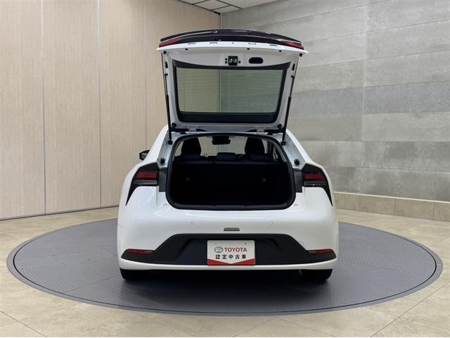 プリウス X 衝突被害軽減ブレーキ ペダル踏み間違い急発進抑制装置 電源コンセントディスプレイオーディオ Bluetooth ETC LED 寒冷地仕様 ブラインドスポットモニター クルーズコントロール 記録簿(28枚目)