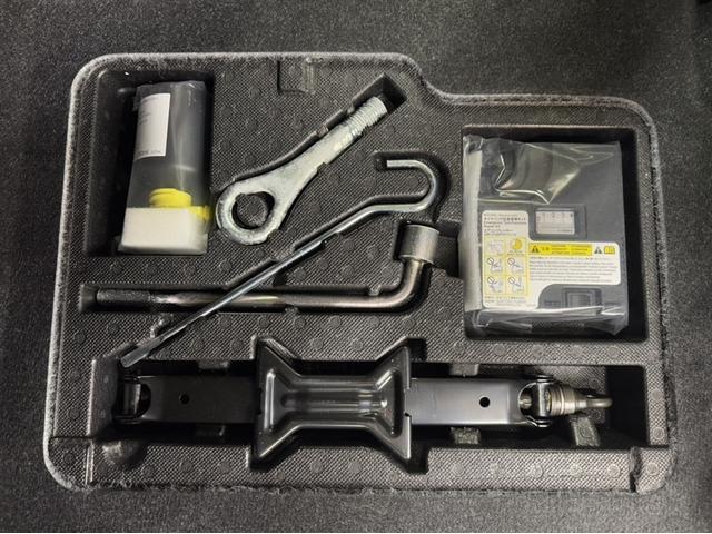 ルーミー カスタムＧ　衝突被害軽減ブレーキ　ペダル踏み間違い急発進抑制装置　ドライブレコーダー　ナビ　フルセグ　Ｂｌｕｅｔｏｏｔｈ　クルーズコントロール　ＬＥＤ　両側電動スライドドア　スマートキー　オートエアコン（17枚目）