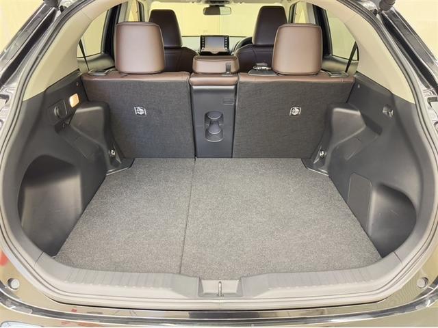 ヤリスクロス ハイブリッドＺ　衝突被害軽減ブレーキ　ペダル踏み間違い急発進抑制装置　ディスプレイオーディオ　フルセグ　Ｂｌｕｅｔｏｏｔｈ　ＥＴＣ　ＬＥＤ　シートヒーター　クルーズコントロール　ハンズフリーバックドア　純正アルミ（29枚目）