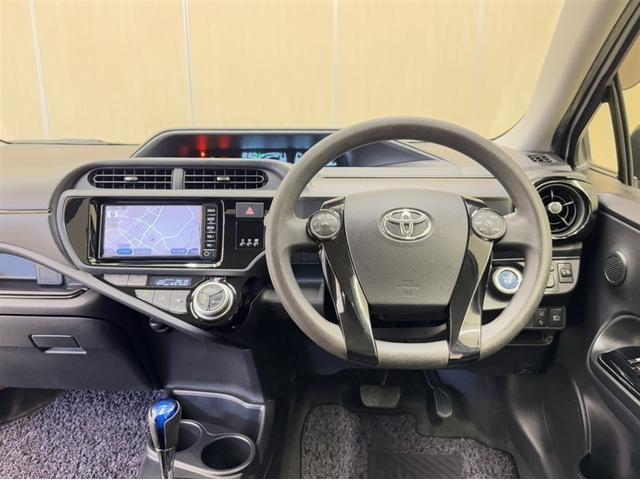 アクア Ｓスタイルブラック　衝突被害軽減ブレーキ　車線逸脱警報装置　オートハイビーム　ワンセグ内蔵メモリー　Ｂｌｕｅｔｏｏｔｈ対応　バックモニター　ＥＴＣ　ワンオーナー　スマートキー　オートエアコン（7枚目）