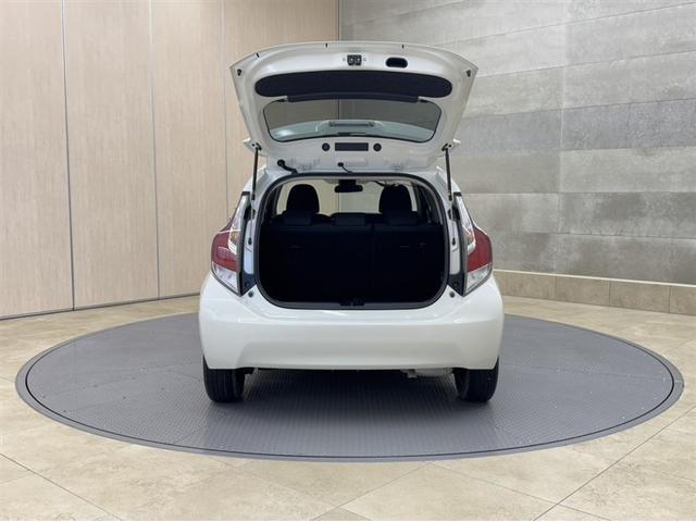 アクア Ｓスタイルブラック　衝突被害軽減ブレーキ　車線逸脱警報装置　オートハイビーム　ワンセグ内蔵メモリー　Ｂｌｕｅｔｏｏｔｈ対応　バックモニター　ＥＴＣ　ワンオーナー　スマートキー　オートエアコン（27枚目）