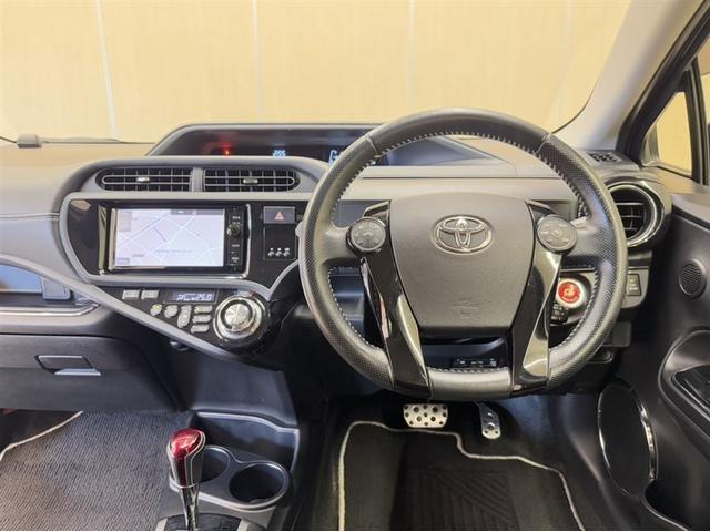 アクア Ｇ　Ｇ’ｓ　フルセグ内蔵メモリーナビ　ＣＤ／ＤＶＤ再生　Ｂｌｕｅｔｏｏｔｈ対応　バックモニター　ＥＴＣ　アルカンターラシート表皮　スマートキー　クルーズコントロール　オートエアコン　ＬＥＤライト（7枚目）
