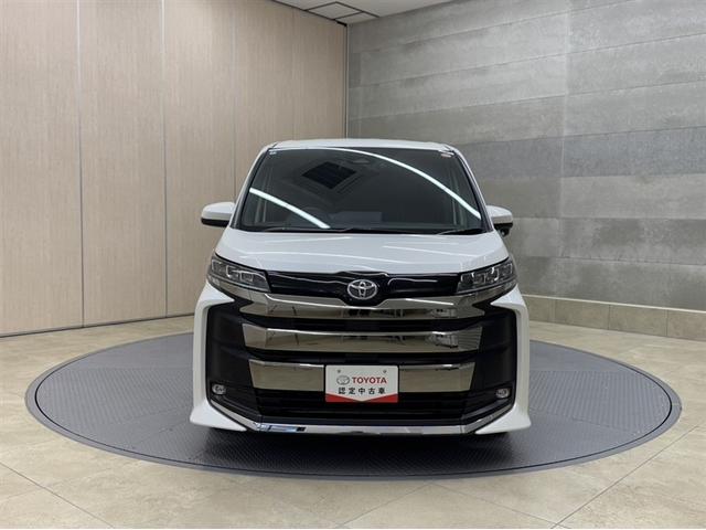 ノア Ｓ－Ｚ　ドラレコ　シートヒーター　パワーバックドア　ディスプレイオーディオ　ナビ　フルセグＴＶ　バックモニター　ＥＴＣ２．０　両側電動スライドドア　クルーズコントロール　ワンオーナー　整備記録簿（17枚目）