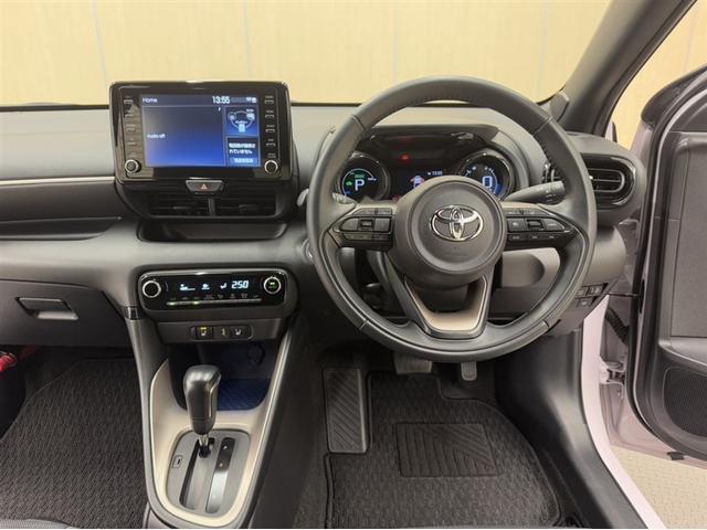 ヤリス ハイブリッドZ 衝突被害軽減ブレーキ ペダル踏み間違い急発進抑制装置 ディスプレイオーディオ Bluetooth LED 全周囲カメラ シートヒーター ブラインドスポットモニター クルーズコントロール オートエアコン(7枚目)