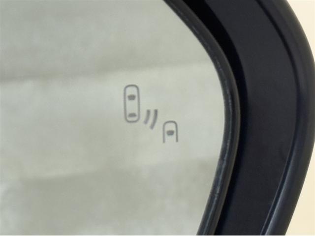 ヤリス ハイブリッドZ 衝突被害軽減ブレーキ ペダル踏み間違い急発進抑制装置 ディスプレイオーディオ Bluetooth LED 全周囲カメラ シートヒーター ブラインドスポットモニター クルーズコントロール オートエアコン(11枚目)