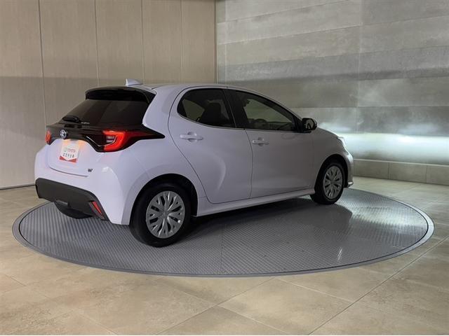 ヤリス ハイブリッドZ 衝突被害軽減ブレーキ ペダル踏み間違い急発進抑制装置 ディスプレイオーディオ Bluetooth LED 全周囲カメラ シートヒーター ブラインドスポットモニター クルーズコントロール オートエアコン(14枚目)