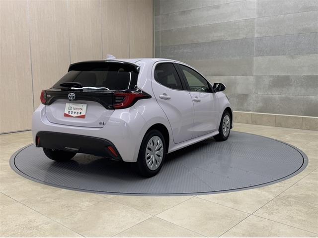 ヤリス ハイブリッドZ 衝突被害軽減ブレーキ ペダル踏み間違い急発進抑制装置 ディスプレイオーディオ Bluetooth LED 全周囲カメラ シートヒーター ブラインドスポットモニター クルーズコントロール オートエアコン(17枚目)