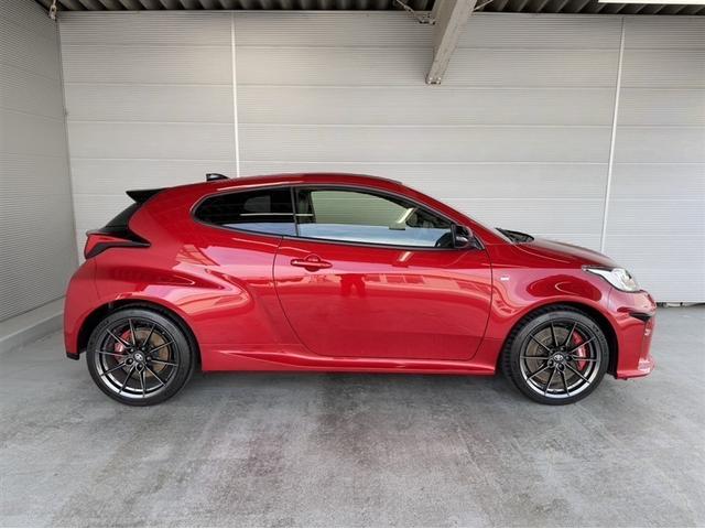 GRヤリス RZ ハイパフォーマンス 試乗車 MT6 ドラレコ シートヒーター 衝突被害軽減ブレーキ 車線逸脱警報装置 オートハイビーム スマートキー クルーズコントロール ディスプレイオーディオ Bluetooth対応 サイドエアバッグ(18枚目)