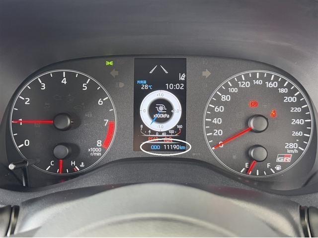 GRヤリス RZ ハイパフォーマンス 試乗車 MT6 ドラレコ シートヒーター 衝突被害軽減ブレーキ 車線逸脱警報装置 オートハイビーム スマートキー クルーズコントロール ディスプレイオーディオ Bluetooth対応 サイドエアバッグ(23枚目)