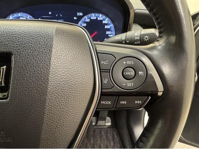 クラウンハイブリッド Ｓ　Ｆｏｕｒ　４ＷＤ　衝突被害軽減ブレーキ　ペダル踏み間違い急発進抑制装置　ドライブレコーダー　ナビ　フルセグ　Ｂｌｕｅｔｏｏｔｈ　ＥＴＣ　ＬＥＤ　クルーズコントロール　バックモニター　オートエアコン　ＣＤ／ＤＶＤ（27枚目）