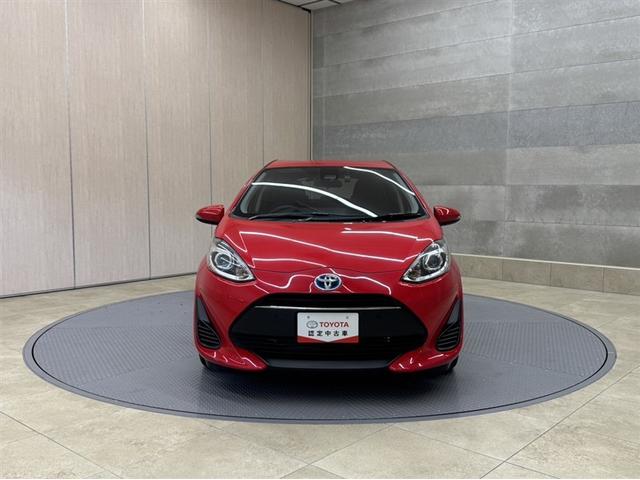 アクア Ｓ　衝突被害軽減ブレーキ　ペダル踏み間違い急発進抑制装置　ドライブレコーダー　ナビ　フルセグ　Ｂｌｕｅｔｏｏｔｈ　バックモニター　先進ライト　車線逸脱警報　オートエアコン　スマートキー　ＣＤ／ＤＶＤ再生（14枚目）