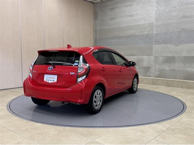 アクア Ｓ　衝突被害軽減ブレーキ　ペダル踏み間違い急発進抑制装置　ドライブレコーダー　ナビ　フルセグ　Ｂｌｕｅｔｏｏｔｈ　バックモニター　先進ライト　車線逸脱警報　オートエアコン　スマートキー　ＣＤ／ＤＶＤ再生（16枚目）