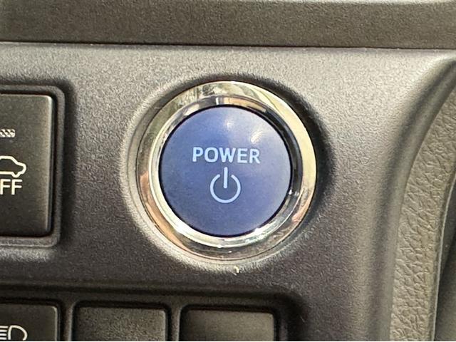 ノア ハイブリッドＳｉ　衝突被害軽減ブレーキ　ナビ　フルセグ　Ｂｌｕｅｔｏｏｔｈ　ＥＴＣ　ＬＥＤ　バックモニター　片側電動スライドドア　ワンオーナー　先進ライト　車線逸脱警報　オートエアコン　リヤクーラー　ＣＤ／ＤＶＤ再生（12枚目）