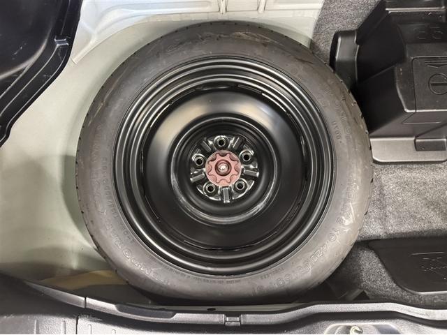 ノア ハイブリッドＳｉ　衝突被害軽減ブレーキ　ナビ　フルセグ　Ｂｌｕｅｔｏｏｔｈ　ＥＴＣ　ＬＥＤ　バックモニター　片側電動スライドドア　ワンオーナー　先進ライト　車線逸脱警報　オートエアコン　リヤクーラー　ＣＤ／ＤＶＤ再生（18枚目）