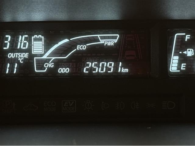 アクア Ｓ　ワンセグ内蔵メモリー　Ｂｌｕｅｔｏｏｔｈ対応　バックモニター　ＥＴＣ　スマートキー　イモビライザー　オートエアコン　横滑り防止装置　ＡＢＳ　全席パワーウィンドウ　パワーステアリング　デュアルエアバッグ（19枚目）