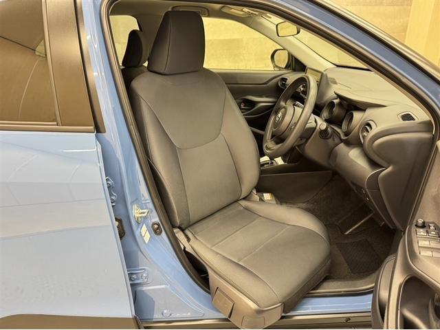 ヤリスクロス Ｘ　衝突被害軽減ブレーキ　ペダル踏み間違い急発進抑制装置　ディスプレイオーディオ　Ｂｌｕｅｔｏｏｔｈ　バックモニター　クルーズコントロール　先進ライト　車線逸脱警報　マニュアルエアコン　スマートキー（16枚目）