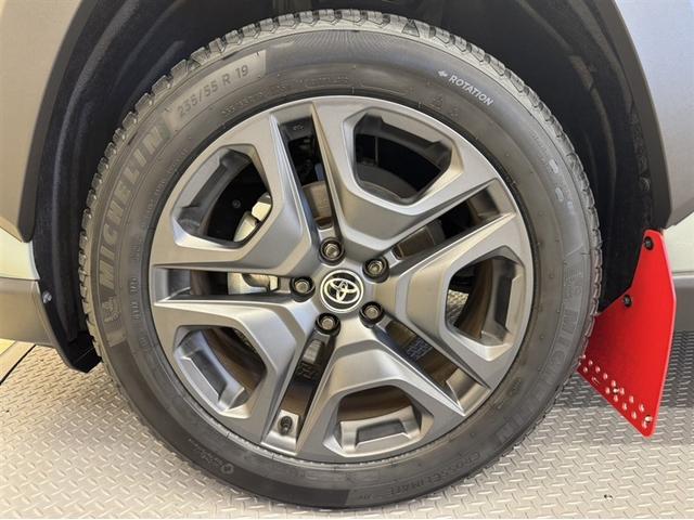 ＲＡＶ４ ハイブリッドアドベンチャー　４ＷＤ　衝突被害軽減ブレーキ　ペダル踏み間違い急発進抑制装置　ナビ　フルセグ　Ｂｌｕｅｔｏｏｔｈ　ＥＴＣ　シートヒーター・ベンチレーション　試乗車　電源コンセント　サンルーフ　クルーズコントロール（15枚目）