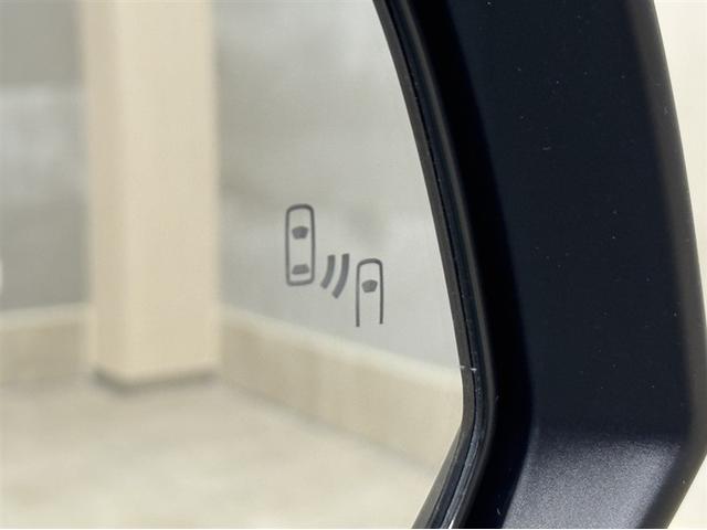 ＲＡＶ４ ハイブリッドアドベンチャー　４ＷＤ　衝突被害軽減ブレーキ　ペダル踏み間違い急発進抑制装置　ナビ　フルセグ　Ｂｌｕｅｔｏｏｔｈ　ＥＴＣ　シートヒーター・ベンチレーション　試乗車　電源コンセント　サンルーフ　クルーズコントロール（16枚目）