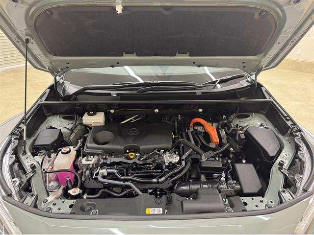 ＲＡＶ４ ハイブリッドアドベンチャー　４ＷＤ　衝突被害軽減ブレーキ　ペダル踏み間違い急発進抑制装置　ナビ　フルセグ　Ｂｌｕｅｔｏｏｔｈ　ＥＴＣ　シートヒーター・ベンチレーション　試乗車　電源コンセント　サンルーフ　クルーズコントロール（34枚目）
