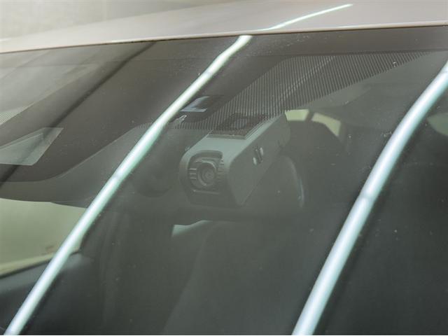 プリウス Ａ　衝突被害軽減ブレーキ　ペダル踏み間違急発進抑制装置　車線逸脱警報装置　オートハイビーム　ブラインドスポットモニター　ＥＴＣ２．０　ドラレコ　フルセグ内蔵メモリーナビ　Ｂｌｕｅｔｏｏｔｈ　バックモニター（13枚目）