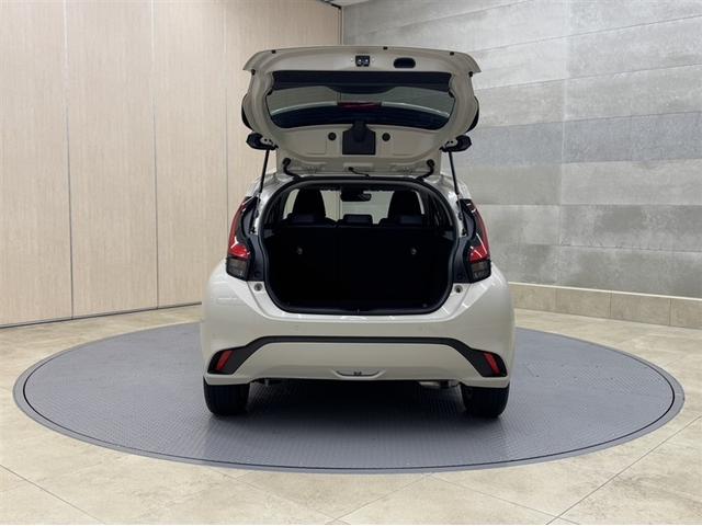 アクア Ｚ　衝突被害軽減ブレーキ　ペダル踏み間違い急発進抑制装置　電源コンセント　ドライブレコーダー　ナビ　フルセグ　Ｂｌｕｅｔｏｏｔｈ　シートヒーター　ＥＴＣ　クルーズコントロール　ブラインドスポットモニター（32枚目）