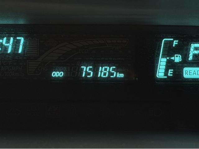 アクア S メモリーナビ ワンセグ スマートキー オートエアコン CD再生 デュアルエアバック 横滑り防止装置 盗難防止装(17枚目)