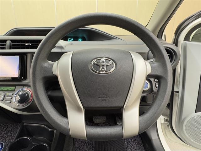 アクア S メモリーナビ ワンセグ スマートキー オートエアコン CD再生 デュアルエアバック 横滑り防止装置 盗難防止装(20枚目)