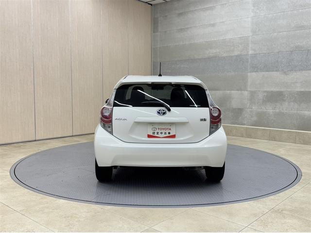 アクア S メモリーナビ ワンセグ スマートキー オートエアコン CD再生 デュアルエアバック 横滑り防止装置 盗難防止装(22枚目)