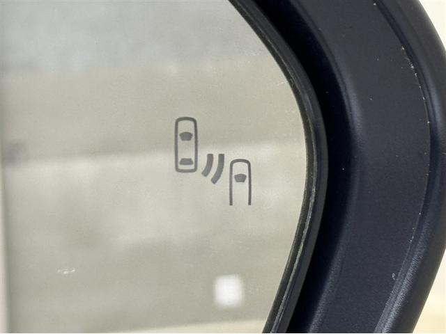 カローラスポーツ ハイブリッドＧ　Ｚ　衝突被害軽減ブレーキ　ペダル踏み間違い急発進抑制装置　ドライブレコーダー　ナビ　フルセグ　Ｂｌｕｅｔｏｏｔｈ　バックモニター　ＥＴＣ　ＬＥＤ　ブラインドスポットモニター　シートヒーター　オートエアコン（12枚目）