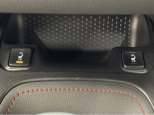 カローラスポーツ ハイブリッドＧ　Ｚ　衝突被害軽減ブレーキ　ペダル踏み間違い急発進抑制装置　ドライブレコーダー　ナビ　フルセグ　Ｂｌｕｅｔｏｏｔｈ　バックモニター　ＥＴＣ　ＬＥＤ　ブラインドスポットモニター　シートヒーター　オートエアコン（13枚目）