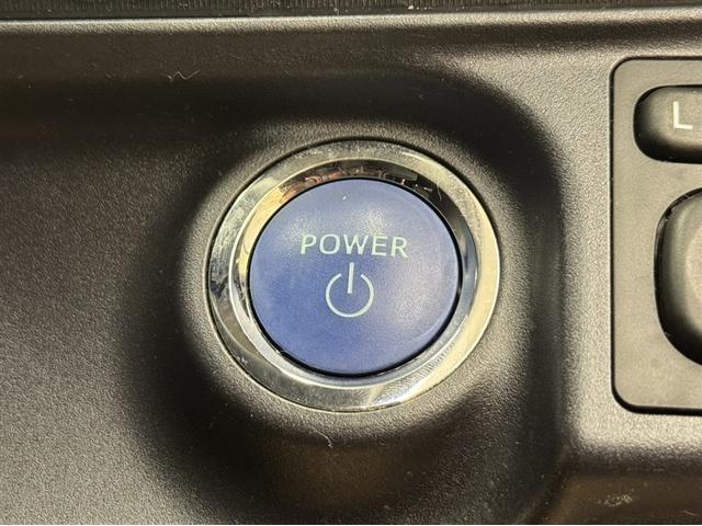 アクア Ｓスタイルブラック　衝突被害軽減ブレーキ　ドライブレコーダー　ナビ　フルセグ　Ｂｌｕｅｔｏｏｔｈ　ＬＥＤ　先進ライト　車線逸脱警報　スマートキー　オートエアコン　ＣＤ／ＤＶＤ再生　横滑り防止装置　盗難防止装置（11枚目）