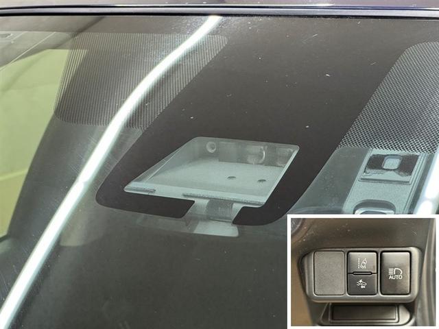 アクア Ｓスタイルブラック　衝突被害軽減ブレーキ　ドライブレコーダー　ナビ　フルセグ　Ｂｌｕｅｔｏｏｔｈ　ＬＥＤ　先進ライト　車線逸脱警報　スマートキー　オートエアコン　ＣＤ／ＤＶＤ再生　横滑り防止装置　盗難防止装置（12枚目）