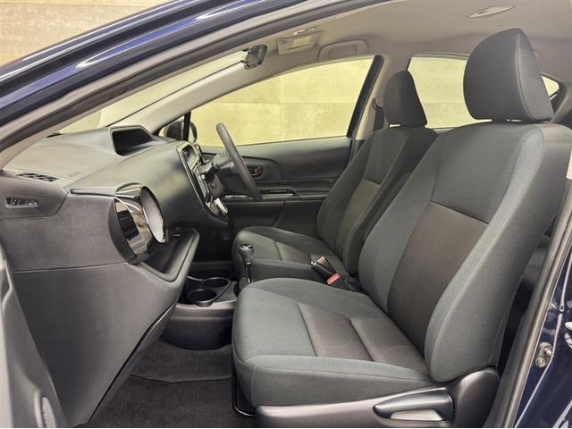 アクア Ｓスタイルブラック　衝突被害軽減ブレーキ　ドライブレコーダー　ナビ　フルセグ　Ｂｌｕｅｔｏｏｔｈ　ＬＥＤ　先進ライト　車線逸脱警報　スマートキー　オートエアコン　ＣＤ／ＤＶＤ再生　横滑り防止装置　盗難防止装置（19枚目）