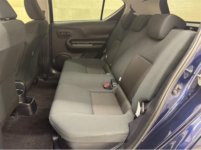 アクア Ｓスタイルブラック　衝突被害軽減ブレーキ　ドライブレコーダー　ナビ　フルセグ　Ｂｌｕｅｔｏｏｔｈ　ＬＥＤ　先進ライト　車線逸脱警報　スマートキー　オートエアコン　ＣＤ／ＤＶＤ再生　横滑り防止装置　盗難防止装置（20枚目）