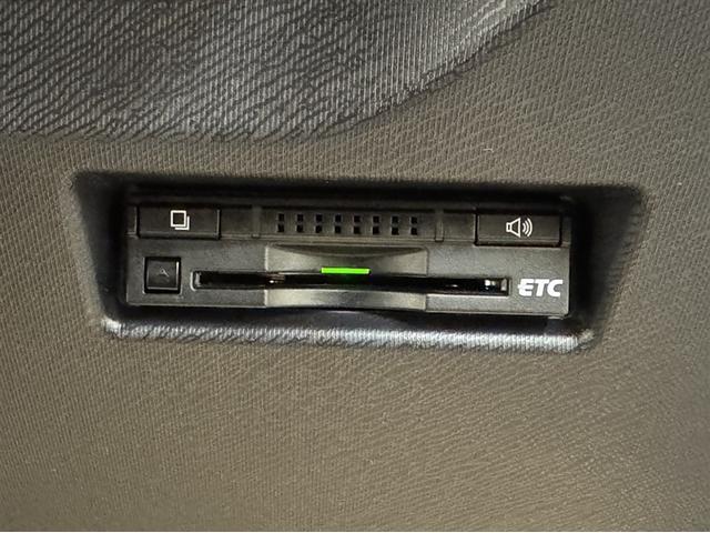 アクア S ワンセグ内蔵メモリー Bluetooth対応 ETC キーレスエントリー 整備記録簿 横滑り防止装置 ABS オートエアコン 全席パワーウィンドウ デュアルエアバッグ(9枚目)