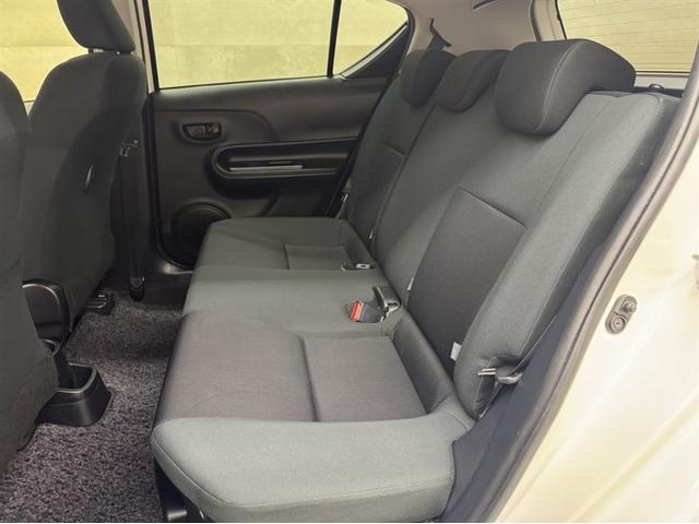 アクア S ワンセグ内蔵メモリー Bluetooth対応 ETC キーレスエントリー 整備記録簿 横滑り防止装置 ABS オートエアコン 全席パワーウィンドウ デュアルエアバッグ(16枚目)