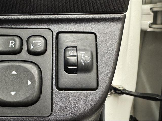 アクア S ワンセグ内蔵メモリー Bluetooth対応 ETC キーレスエントリー 整備記録簿 横滑り防止装置 ABS オートエアコン 全席パワーウィンドウ デュアルエアバッグ(20枚目)