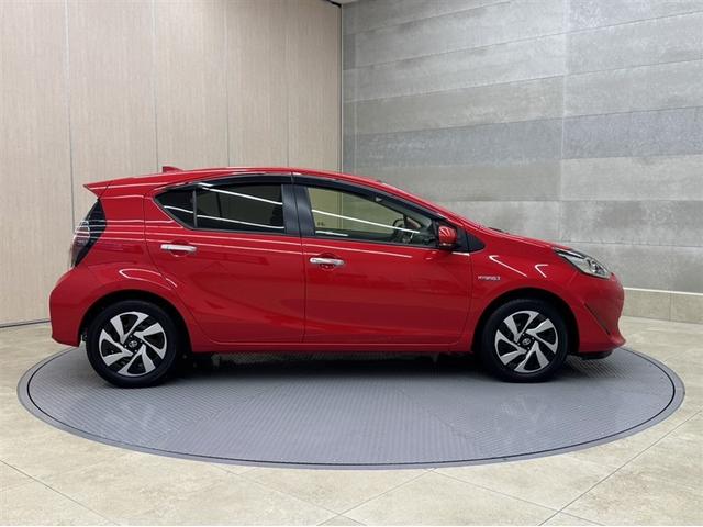 アクア Sスタイルブラック シートヒーター 衝突被害軽減ブレーキ ペダル踏み間違い急発進抑制装置 車線逸脱警報装置 オートハイビーム ワンセグ内蔵メモリー バックモニター ETC スマートキー 整備記録簿 LEDライト(14枚目)