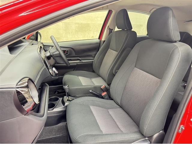 アクア Sスタイルブラック シートヒーター 衝突被害軽減ブレーキ ペダル踏み間違い急発進抑制装置 車線逸脱警報装置 オートハイビーム ワンセグ内蔵メモリー バックモニター ETC スマートキー 整備記録簿 LEDライト(17枚目)