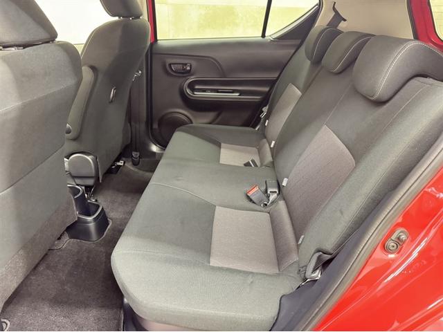 アクア Sスタイルブラック シートヒーター 衝突被害軽減ブレーキ ペダル踏み間違い急発進抑制装置 車線逸脱警報装置 オートハイビーム ワンセグ内蔵メモリー バックモニター ETC スマートキー 整備記録簿 LEDライト(18枚目)