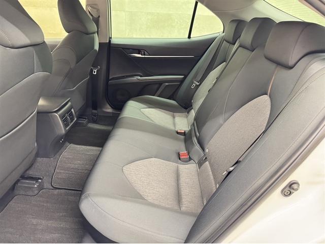 カムリ G 衝突被害軽減ブレーキ 車線逸脱警報装置 オートハイビーム 9インチフルセグ内蔵メモリーナビ CD/DVD Bluetooth バックモニター ETC クルーズコントロール 整備記録簿 サイドエアバック(22枚目)