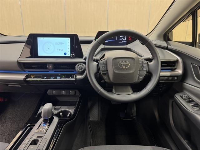 プリウス Ｇ　衝突被害軽減ブレーキ　ペダル踏み間違い急発進抑制装置　電源コンセント　ディスプレイオーディオ　ＥＴＣ　ＬＥＤ　Ｂｌｕｅｔｏｏｔｈ　シートヒーター　クルーズコントロール　ブラインドスポットモニター（7枚目）