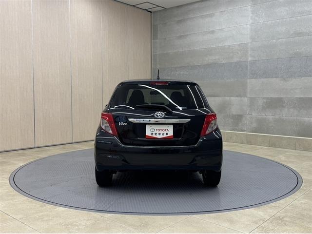 ヴィッツ Ｆ　スマイルエディション　メモリーナビ　ワンセグ　ＥＴＣ　バックモニター　オートエアコン　スマートキー　社外アルミ　ＣＤ再生　デュアルエアバック　横滑り防止装置　盗難防止装置（24枚目）