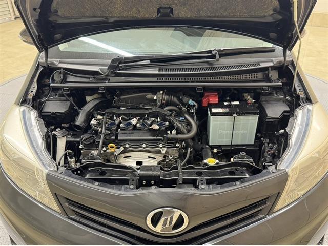 ヴィッツ Ｆ　スマイルエディション　メモリーナビ　ワンセグ　ＥＴＣ　バックモニター　オートエアコン　スマートキー　社外アルミ　ＣＤ再生　デュアルエアバック　横滑り防止装置　盗難防止装置（28枚目）