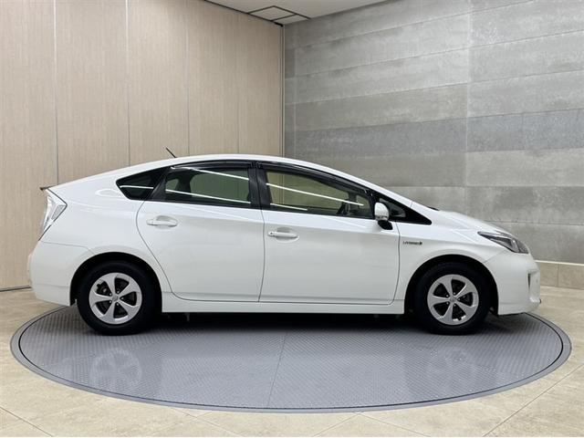 プリウス Ｇ　ＨＤＤナビ　フルセグ　Ｂｌｕｅｔｏｏｔｈ　ＥＴＣ　ＨＩＤ　バックモニター　クルーズコントロール　オートエアコン　純正アルミ　ＣＤ／ＤＶＤ再生　デュアル・サイドエアバック　横滑り防止装置　盗難防止装置（15枚目）