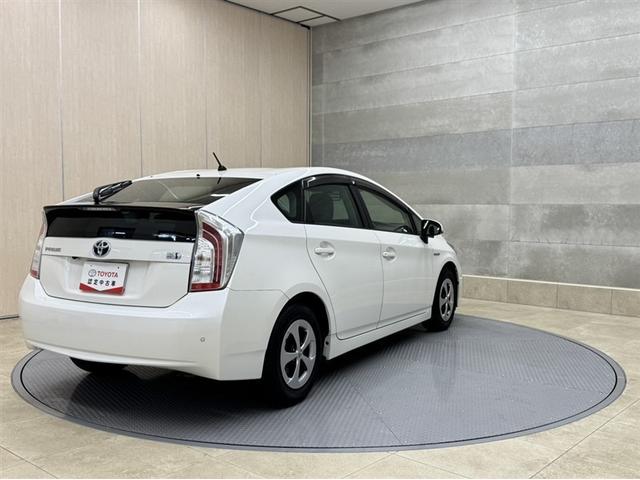 プリウス Ｇ　ＨＤＤナビ　フルセグ　Ｂｌｕｅｔｏｏｔｈ　ＥＴＣ　ＨＩＤ　バックモニター　クルーズコントロール　オートエアコン　純正アルミ　ＣＤ／ＤＶＤ再生　デュアル・サイドエアバック　横滑り防止装置　盗難防止装置（16枚目）