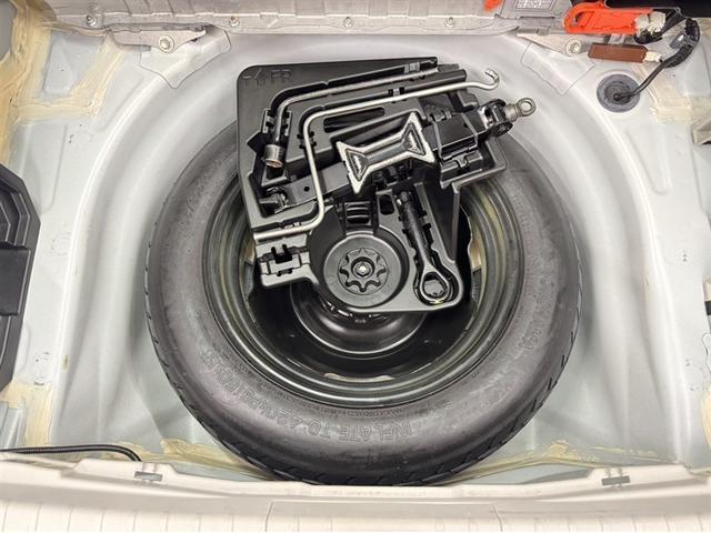 プリウス Ｇ　ＨＤＤナビ　フルセグ　Ｂｌｕｅｔｏｏｔｈ　ＥＴＣ　ＨＩＤ　バックモニター　クルーズコントロール　オートエアコン　純正アルミ　ＣＤ／ＤＶＤ再生　デュアル・サイドエアバック　横滑り防止装置　盗難防止装置（17枚目）